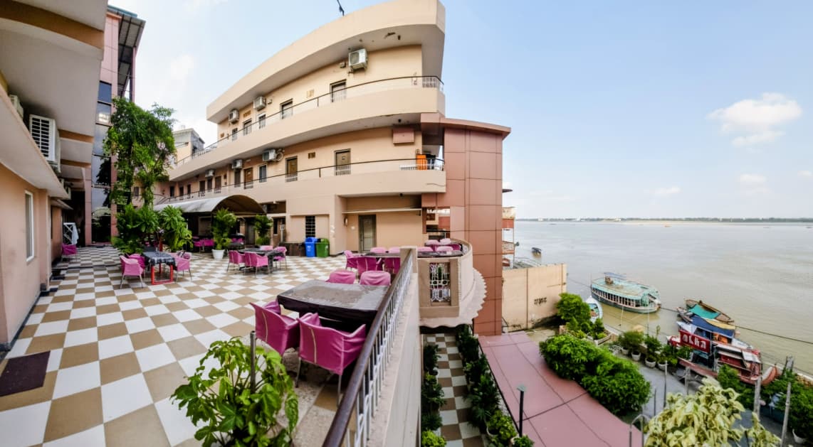 River view with Common Area