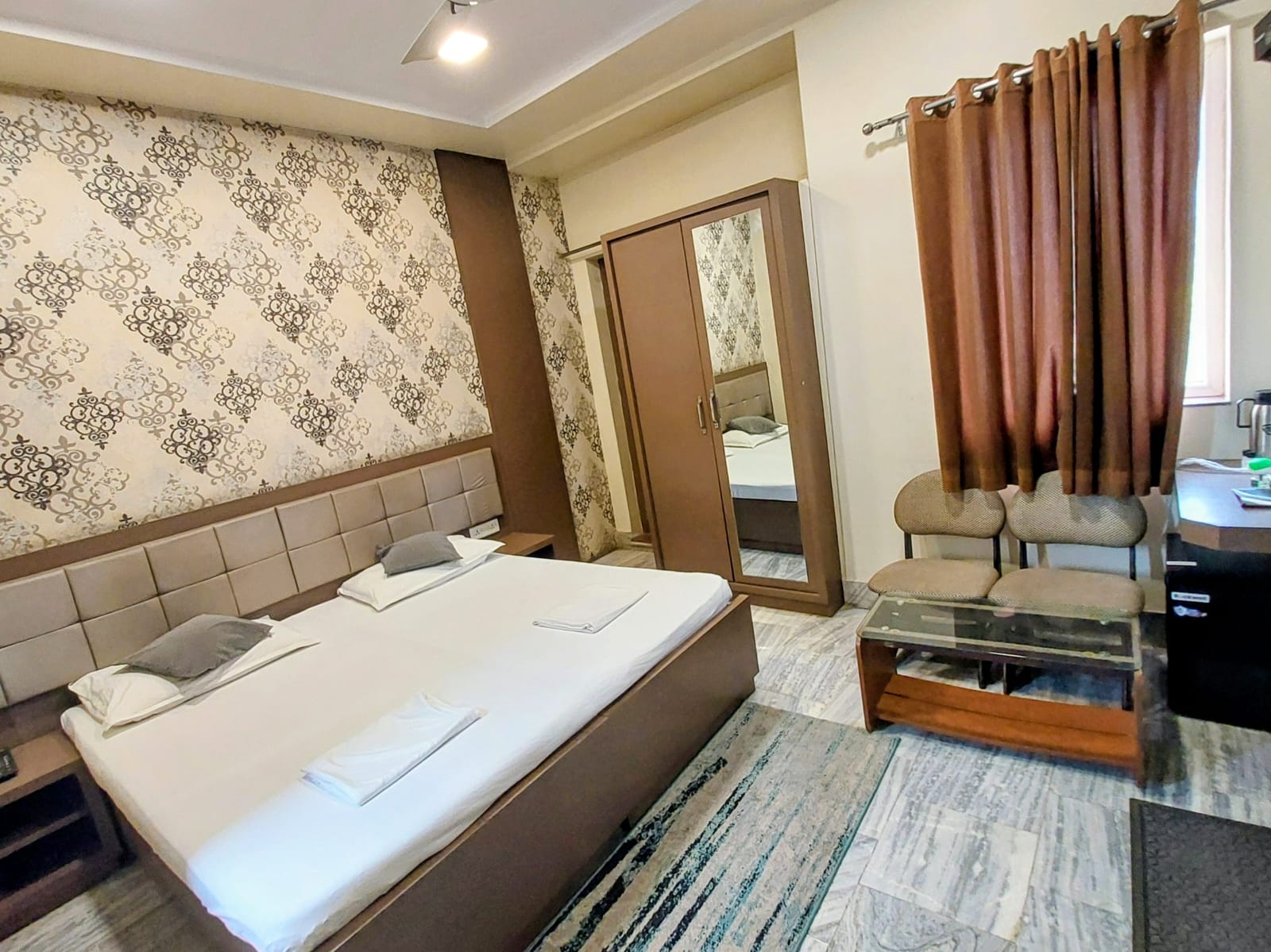 Alka Royal View Room